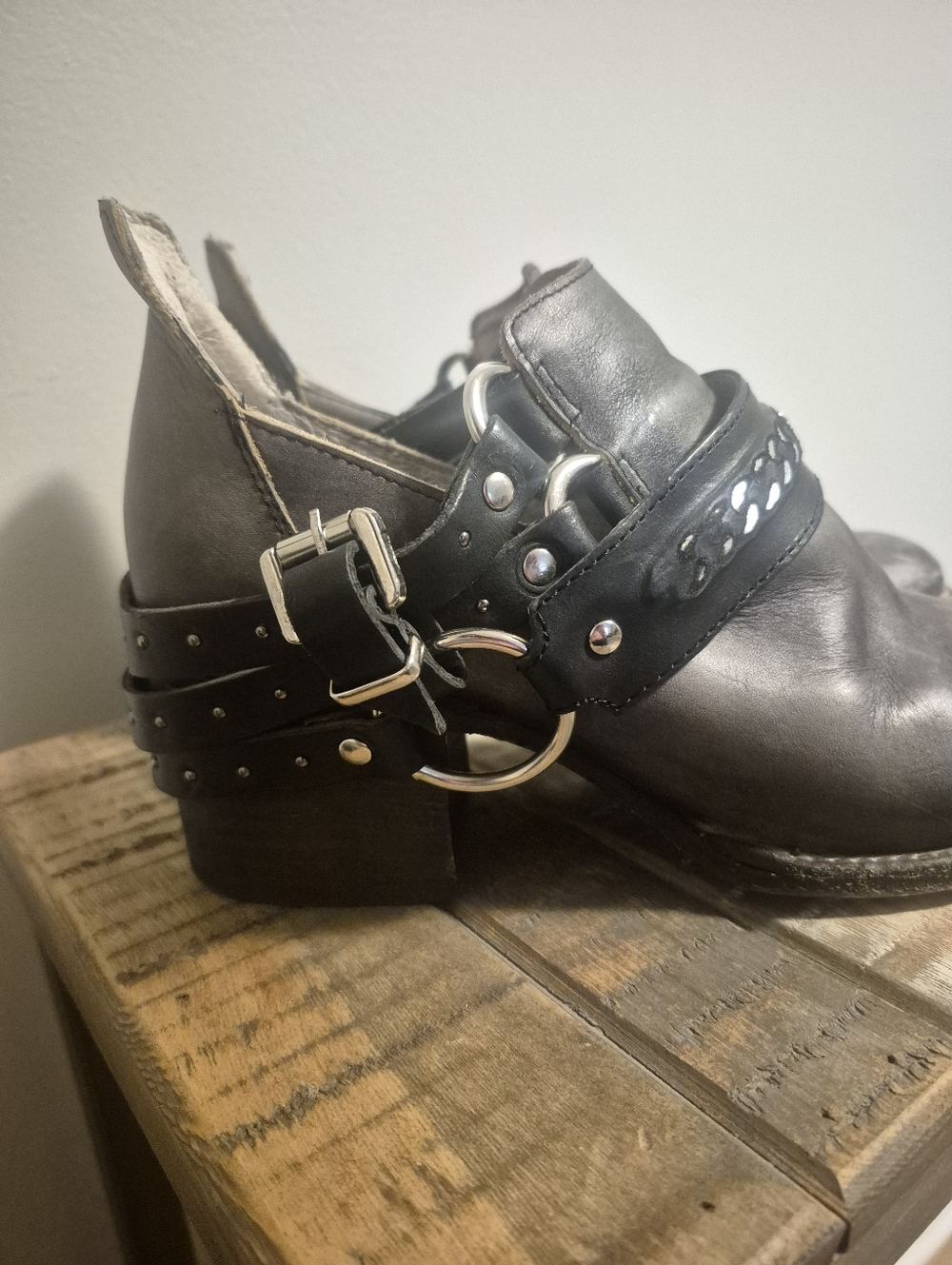 Freebird Distressed Leather Ankle Boots - Picture 8 of 9